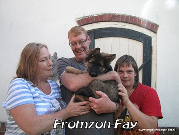Fromzon-Fay met Peter, Nicole en Dax